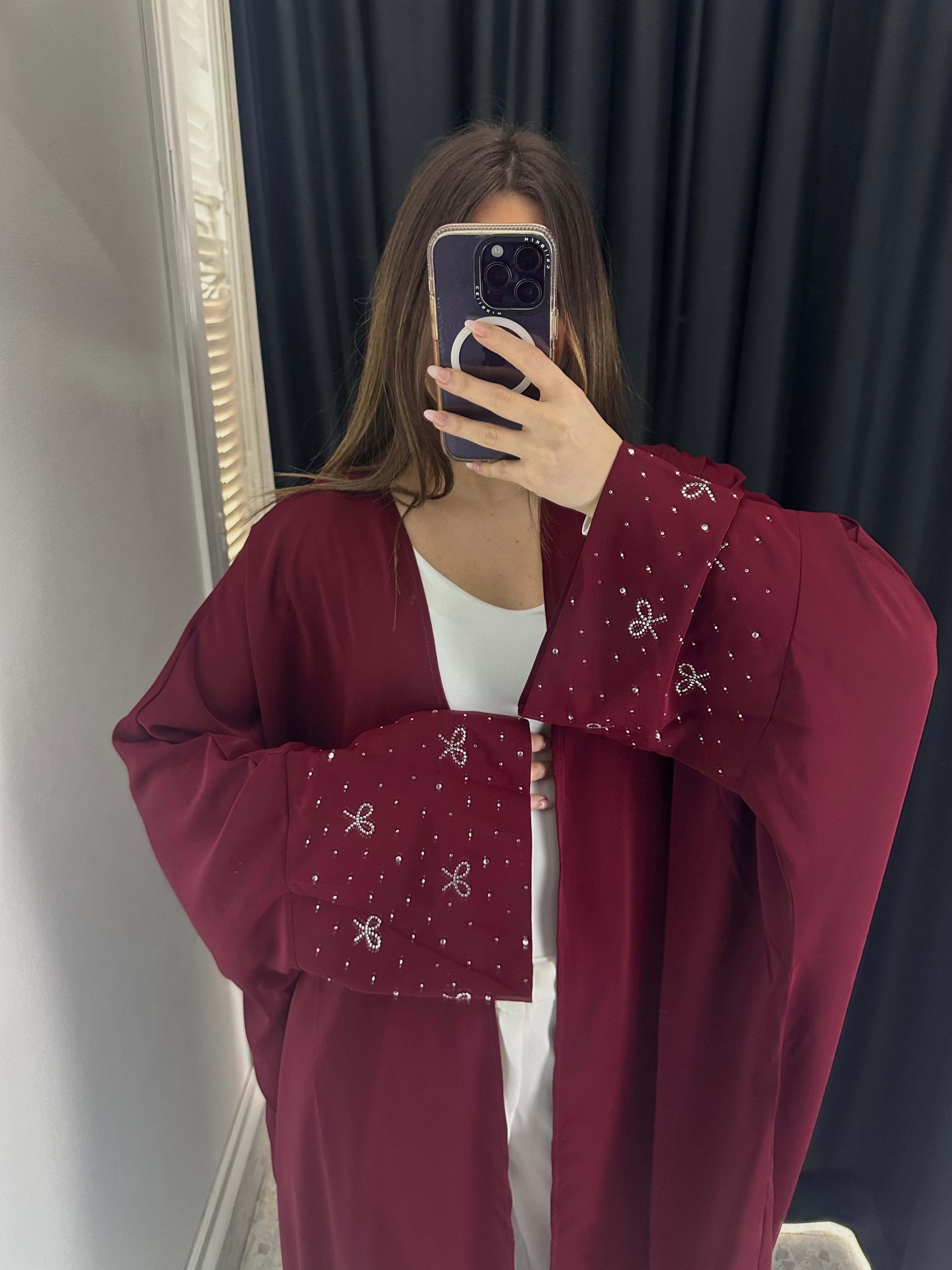 Naia Abaya